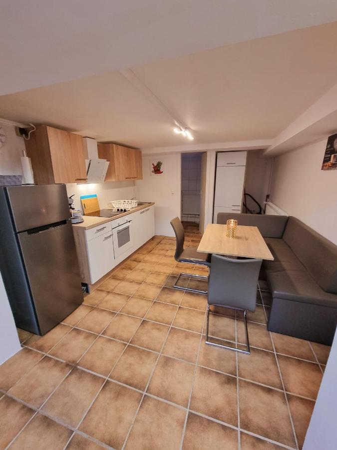 Souterrainwohnung Zentrale Lage In Детмолд Екстериор снимка