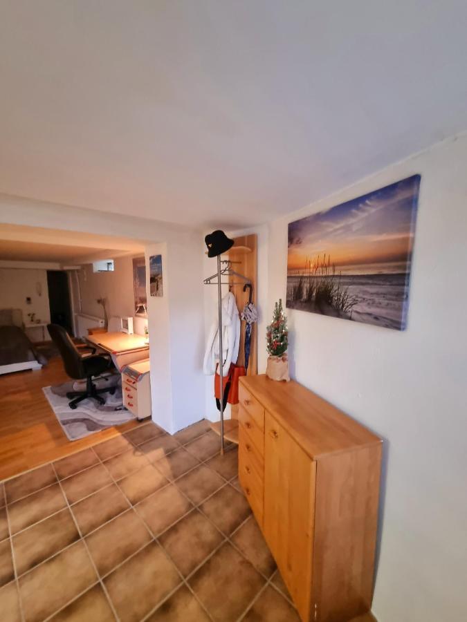 Souterrainwohnung Zentrale Lage In Детмолд Екстериор снимка