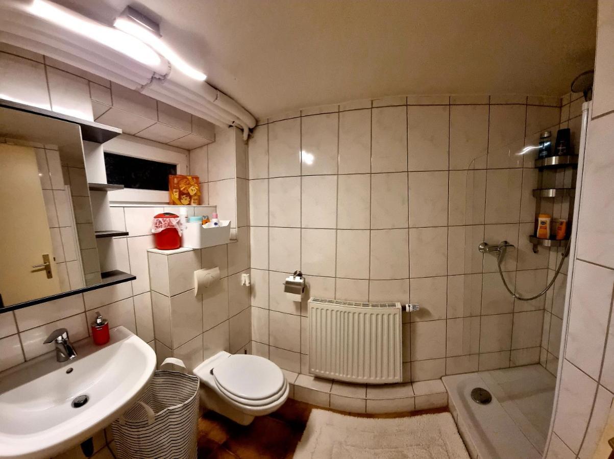 Souterrainwohnung Zentrale Lage In Детмолд Екстериор снимка
